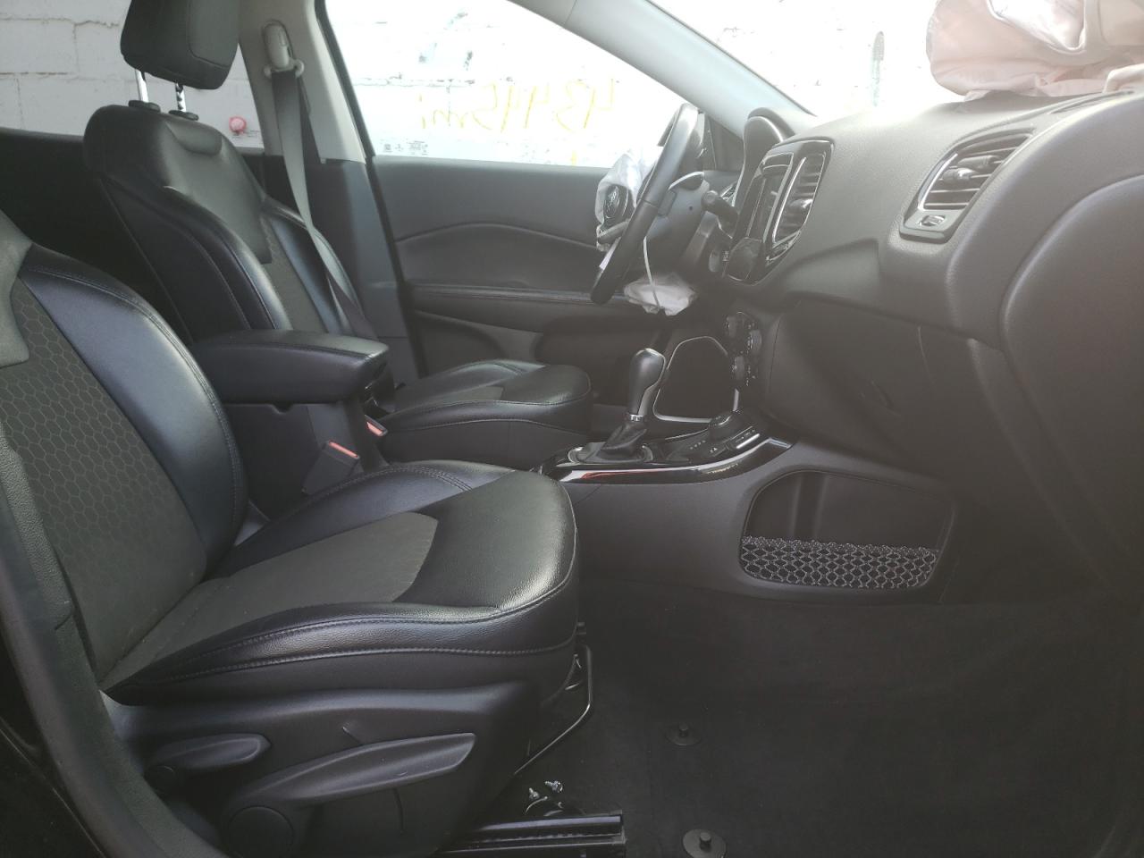 Photo 5 from auction – 2018 JEEP COMPASS LA with VIN 3C4NJDBB9JT394997