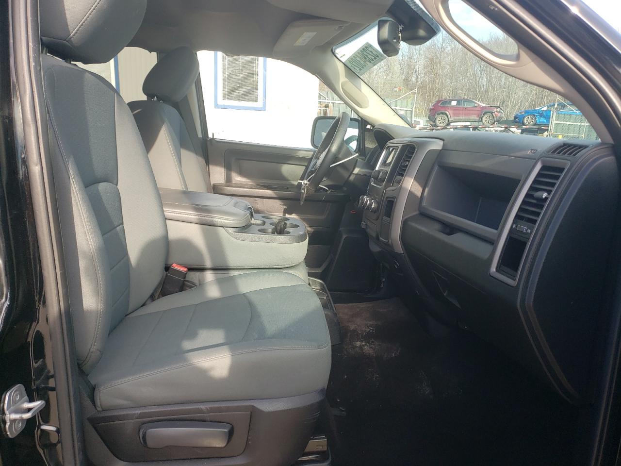 Photo 5 from auction – 2014 RAM 1500 ST with VIN 1C6RR7KT8ES335877