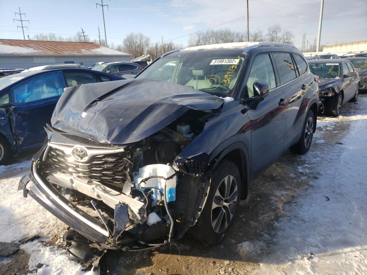 Photo 2 from auction – 2020 TOYOTA HIGHLANDER with VIN 5TDGZRBH4LS045553