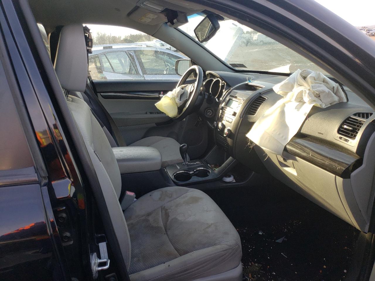 Photo 5 from auction – 2011 KIA SORENTO BA with VIN 5XYKT3A14BG186860