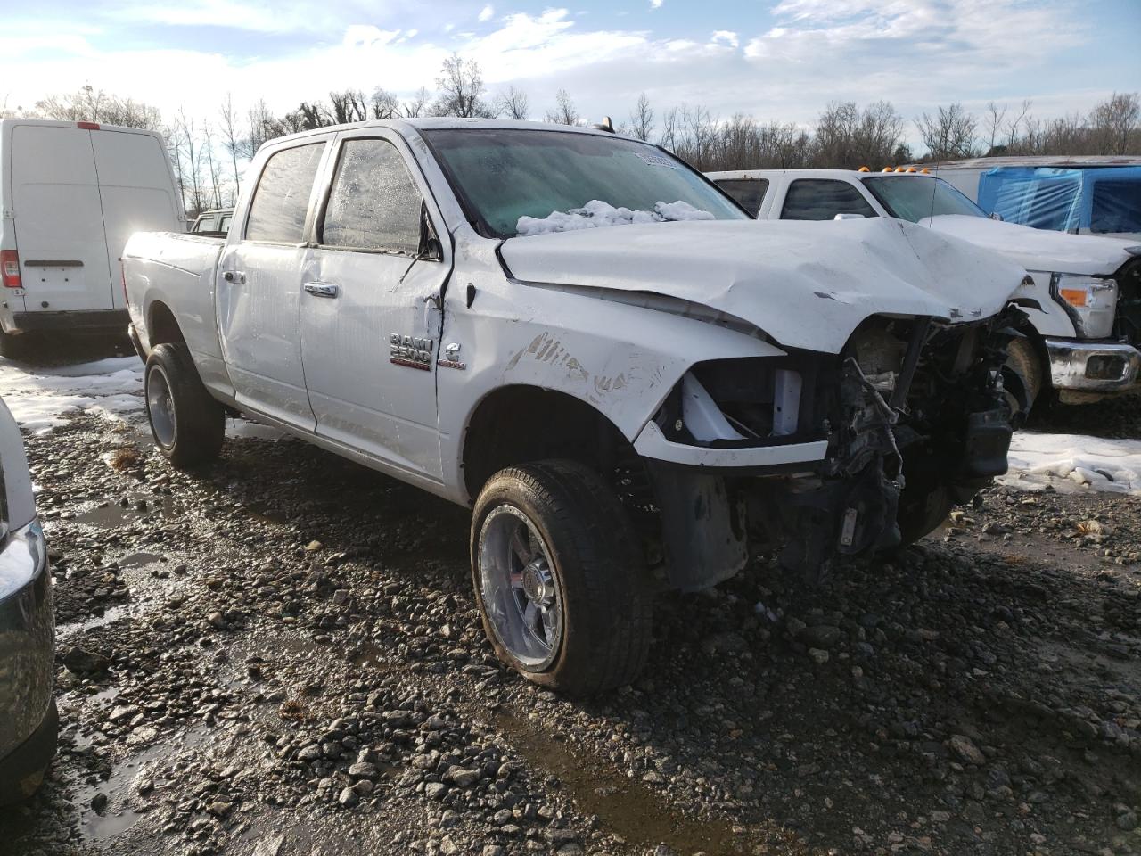 RAM 2500 SLT 2018 with VIN 3C6UR5DL7JG275586 - Photo from auction