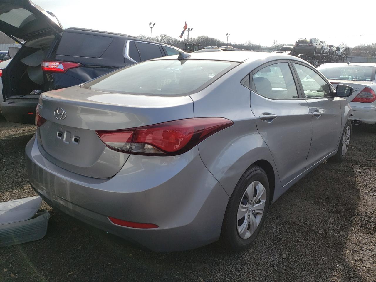 Photo 4 from auction – 2016 HYUNDAI ELANTRA SE with VIN 5NPDH4AE9GH683339