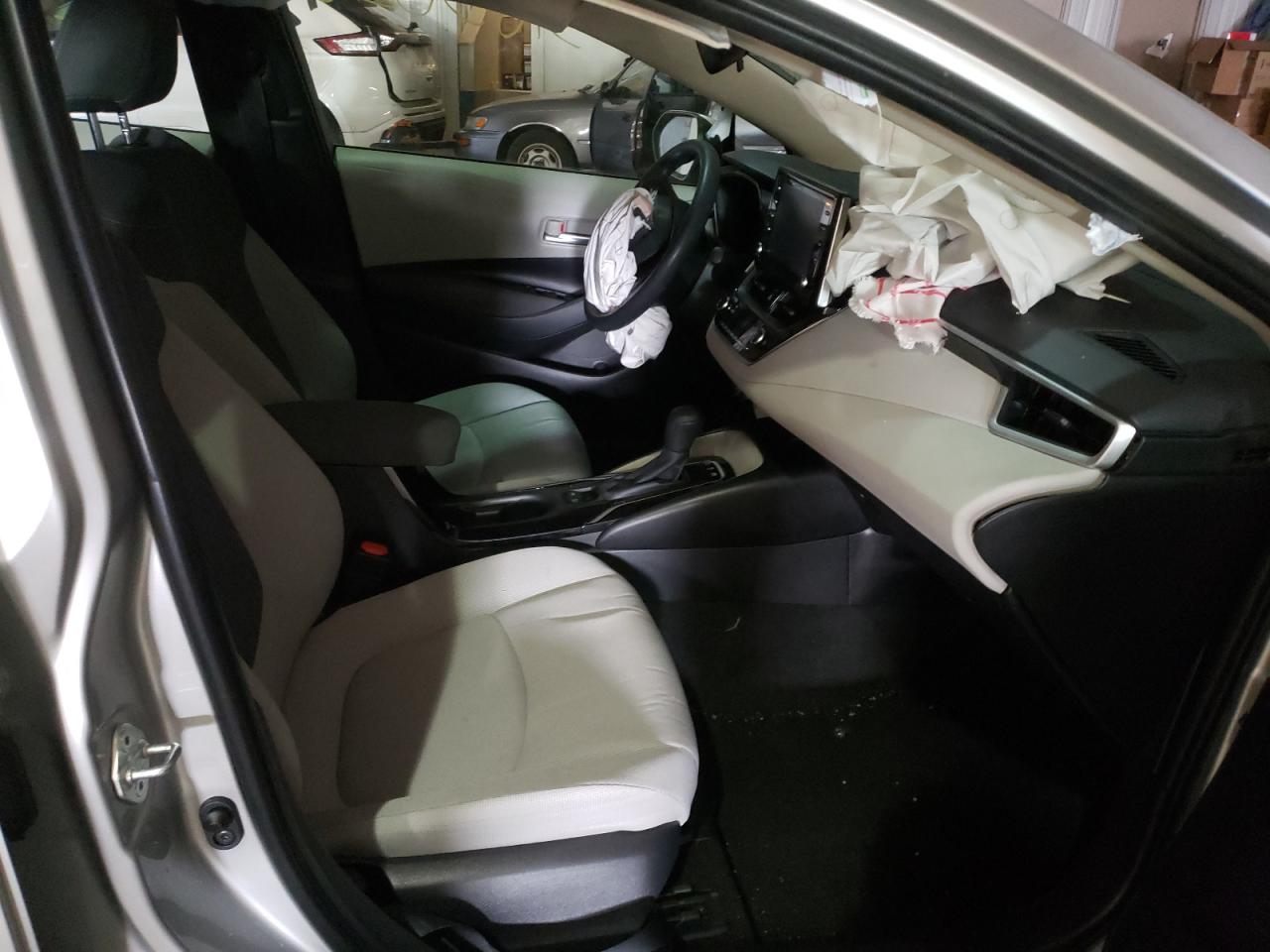 Photo 5 from auction – 2021 TOYOTA COROLLA LE with VIN JTDEAMDE1MJ020483