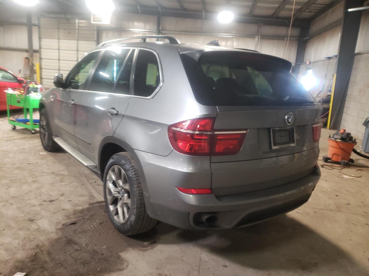 Photo 3 from auction – 2013 BMW X5 XDRIVE3 with VIN 5UXZV4C52D0G56585