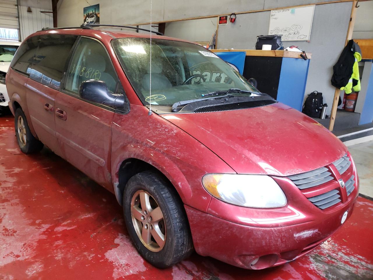 DODGE GRAND CARA 2006 with VIN 2D4GP44L26R925256 - Photo from auction