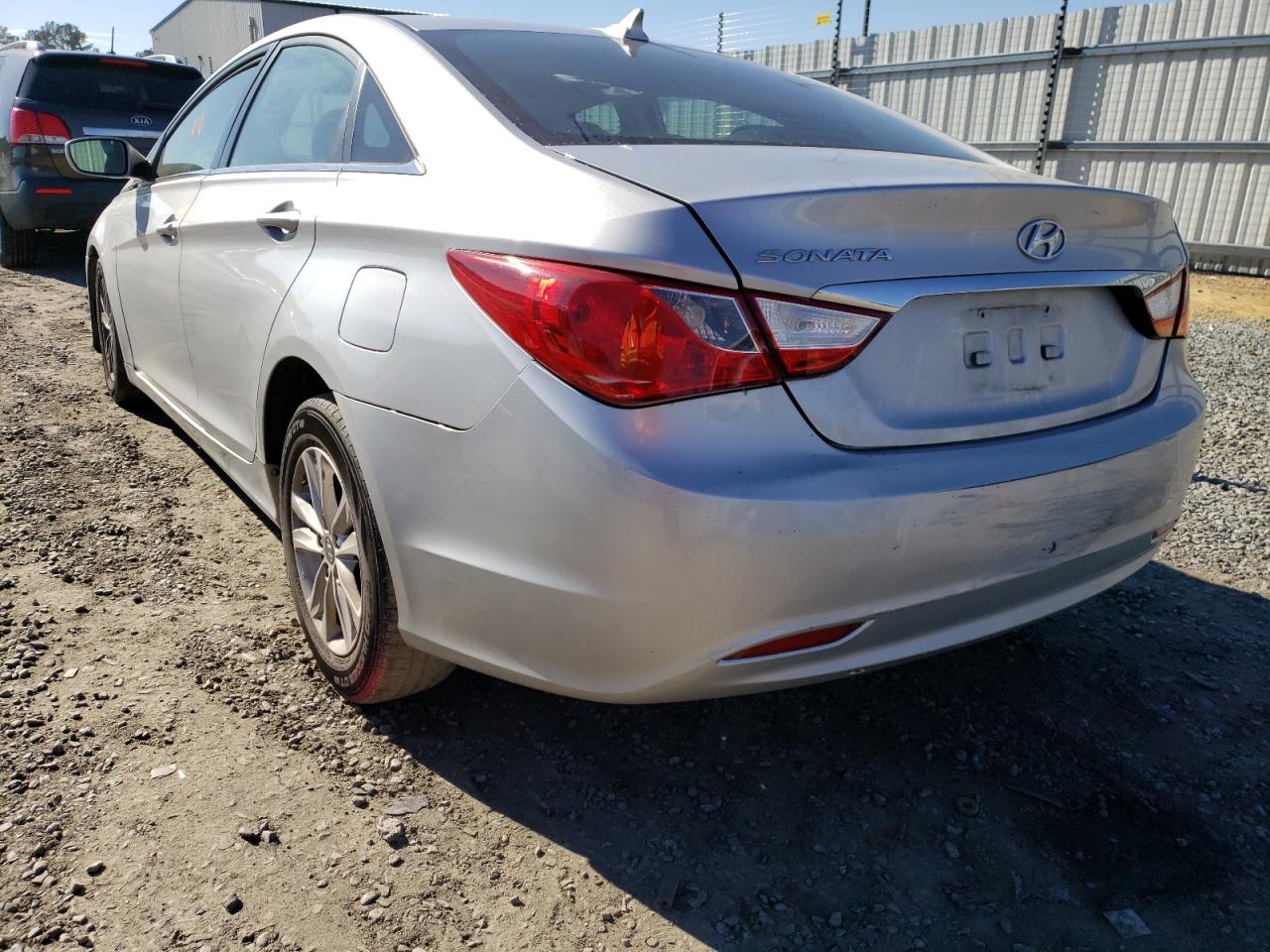 Photo 3 from auction – 2011 HYUNDAI SONATA GLS with VIN 5NPEB4AC4BH039101