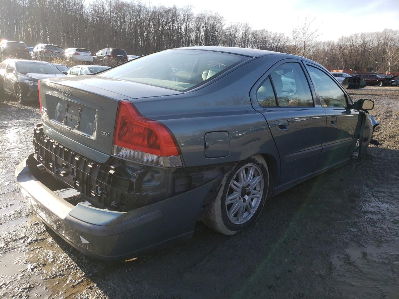Photo 4 from auction – 2004 VOLVO S60 2.5T with VIN YV1RS59V042413411