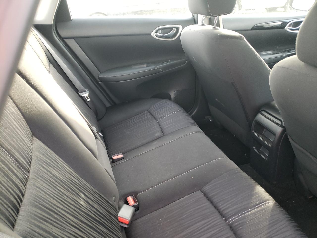 Photo 6 from auction – 2017 NISSAN SENTRA S with VIN 3N1AB7AP5HL705249