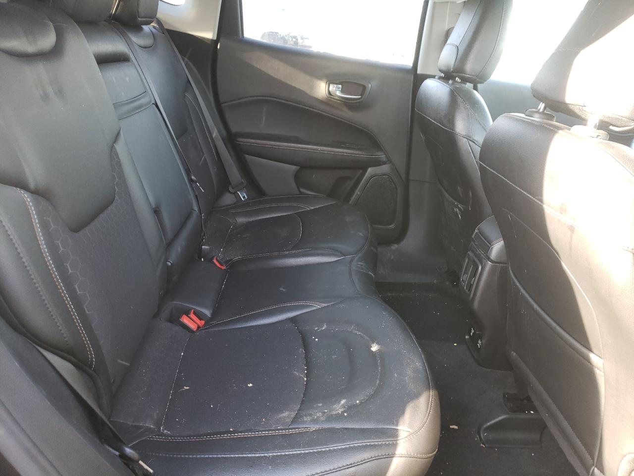 Photo 6 from auction – 2019 JEEP COMPASS LA with VIN 3C4NJDBBXKT723630