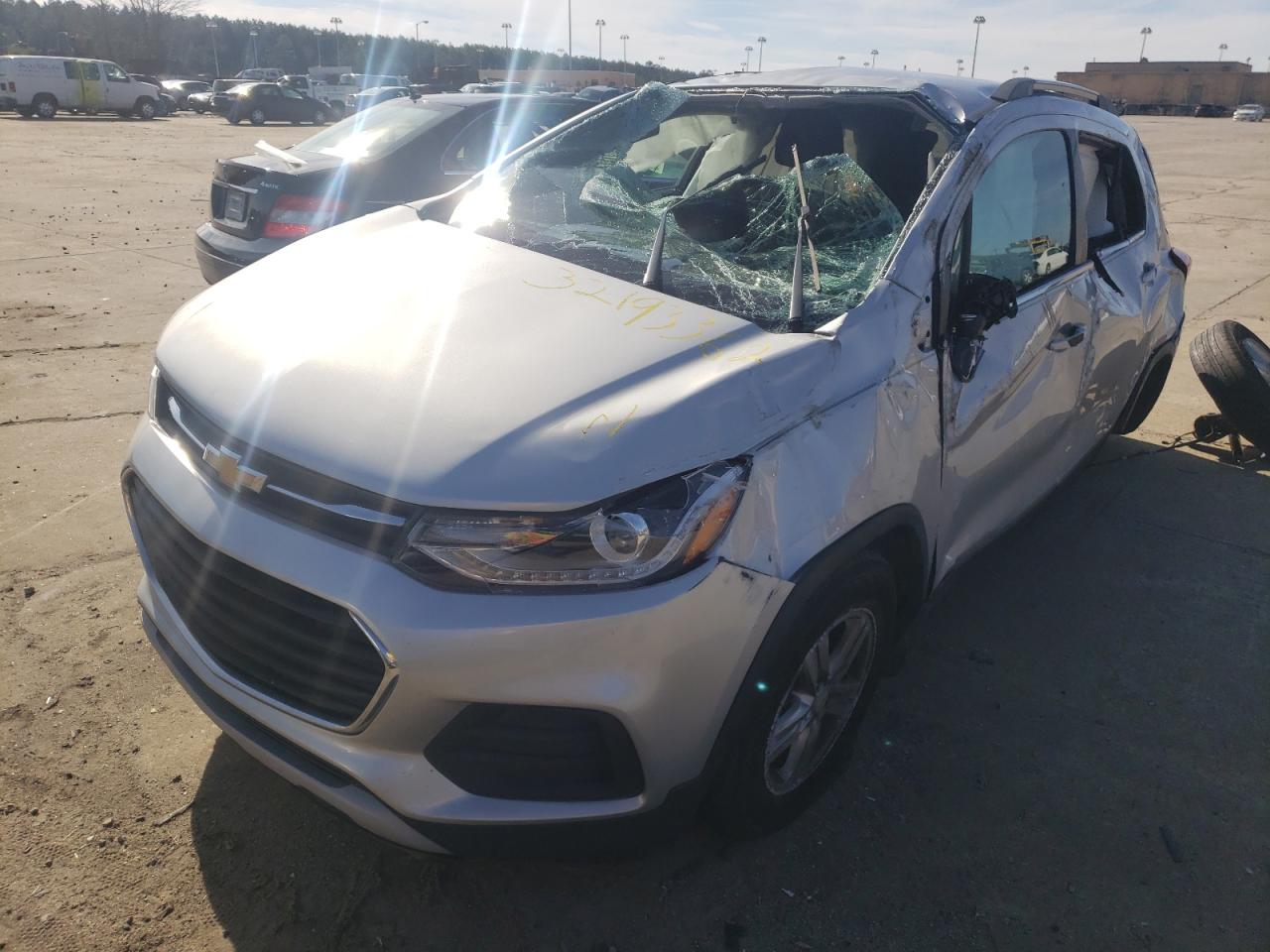 Photo 2 from auction – 2017 CHEVROLET TRAX 1LT with VIN 3GNCJLSB4HL285043