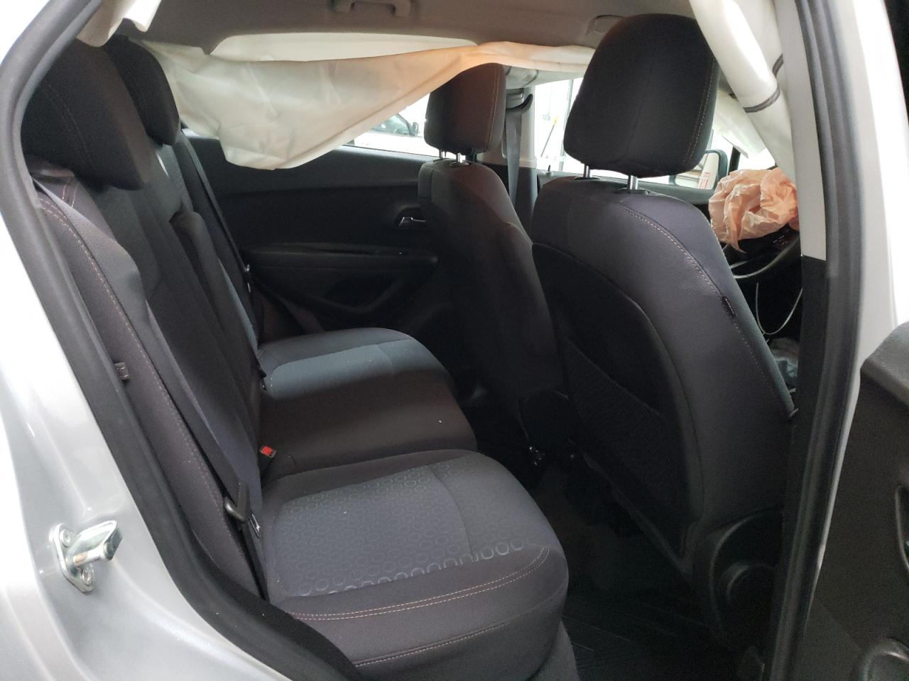 Photo 6 from auction – 2019 CHEVROLET TRAX LS with VIN 3GNCJKSB9KL406215