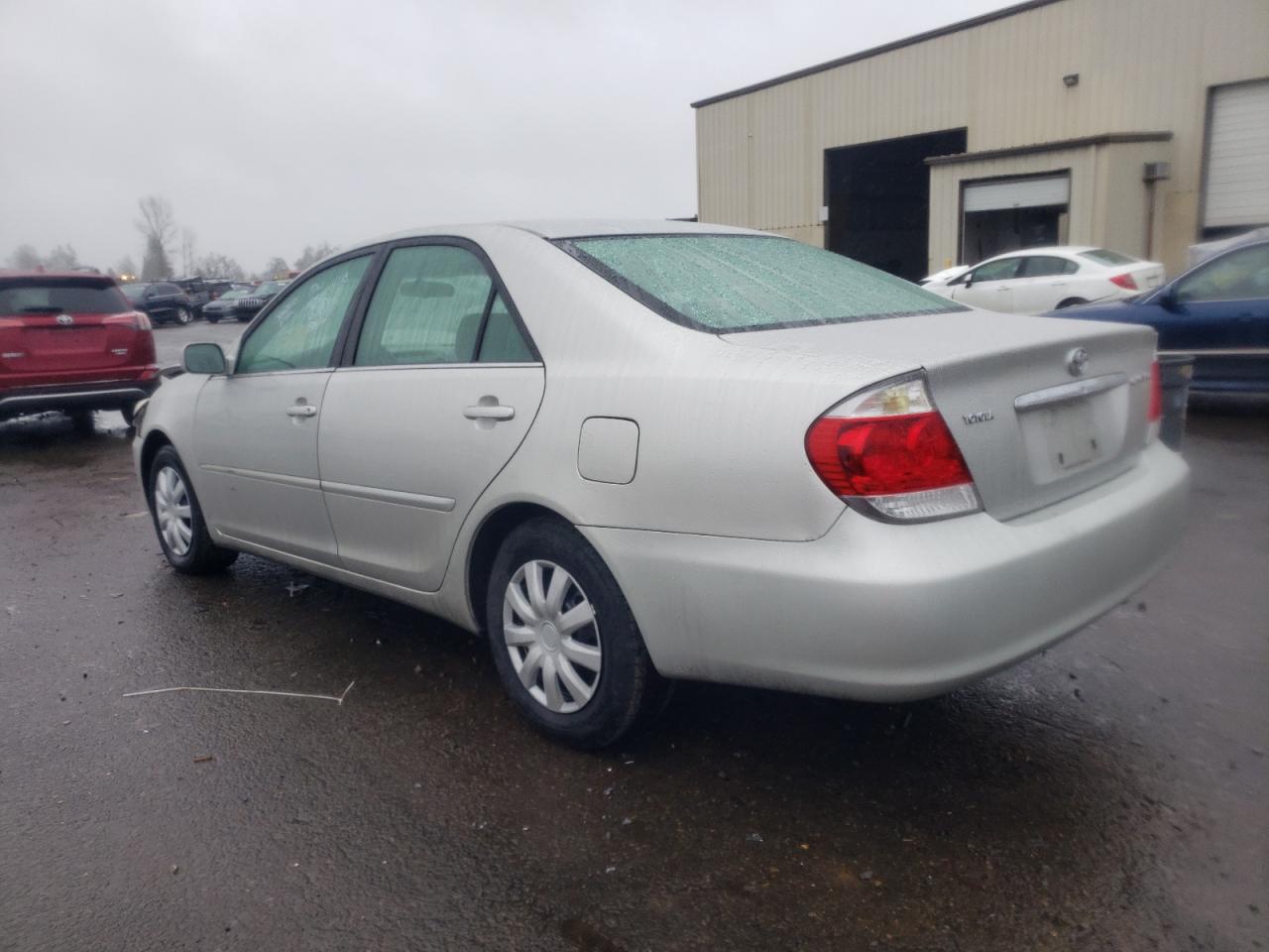 Photo 3 from auction – 2005 TOYOTA CAMRY LE with VIN 4T1BE30K75U977936