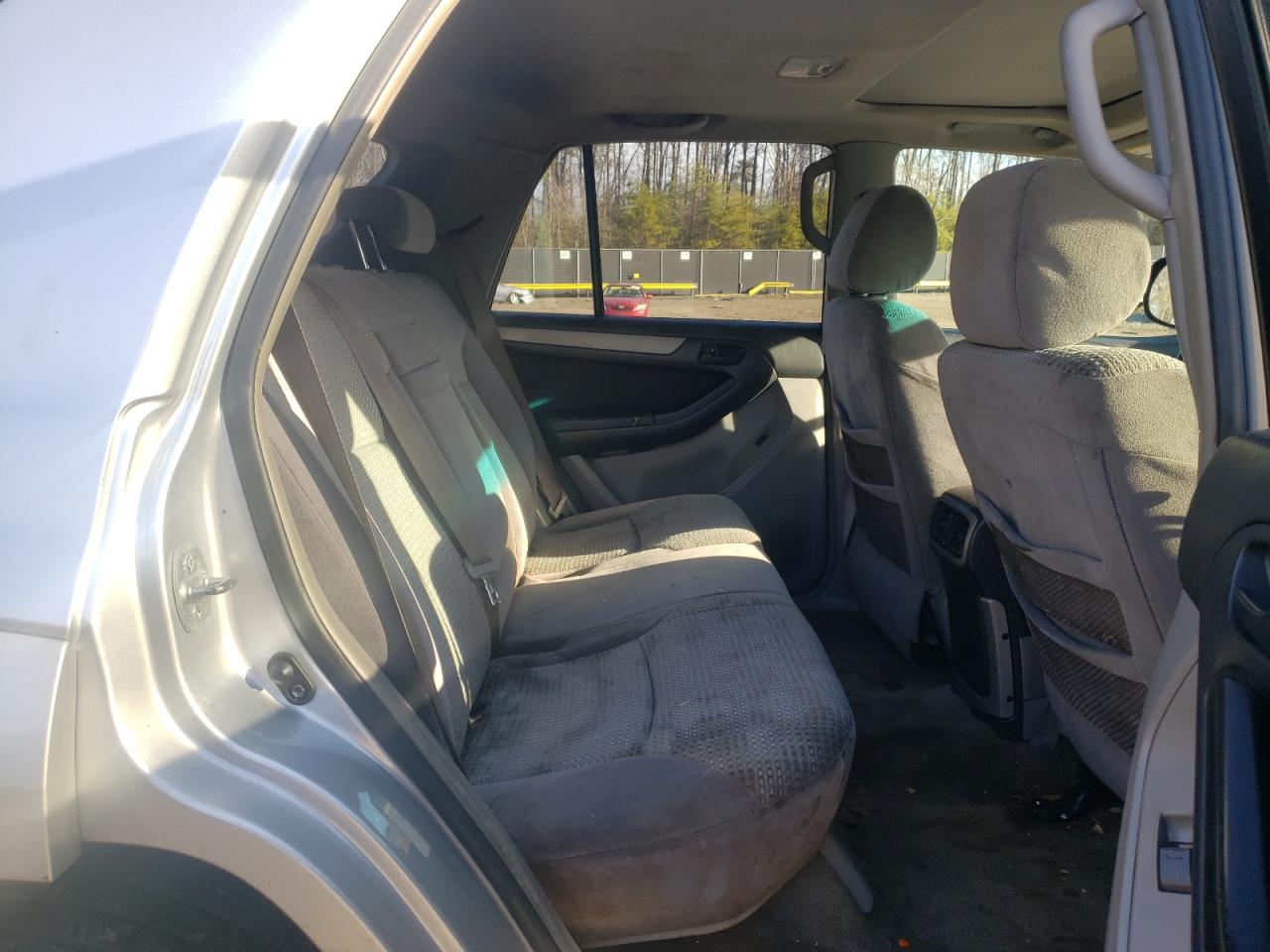 Photo 6 from auction – 2005 TOYOTA 4RUNNER SR with VIN JTEBU14RX58043115