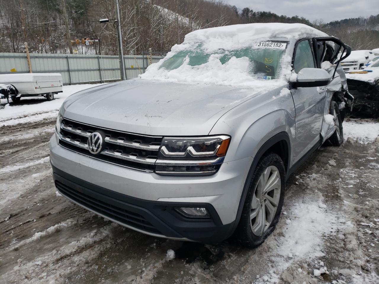 Photo 2 from auction – 2018 VOLKSWAGEN ATLAS SE with VIN 1V2DR2CA2JC515412