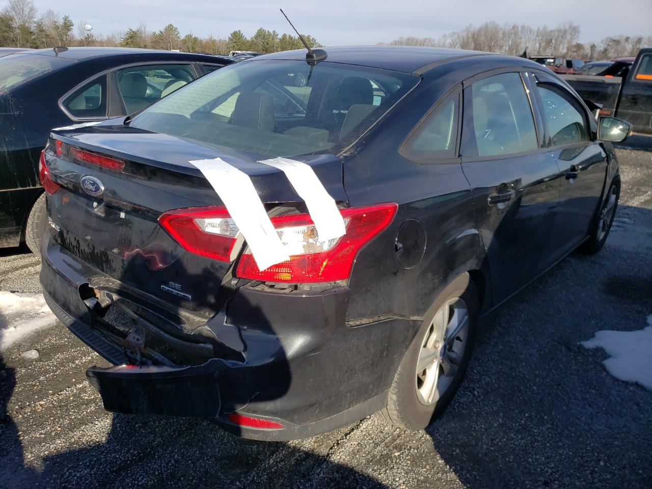 Photo 4 from auction – 2014 FORD FOCUS SE with VIN 1FADP3F24EL238596