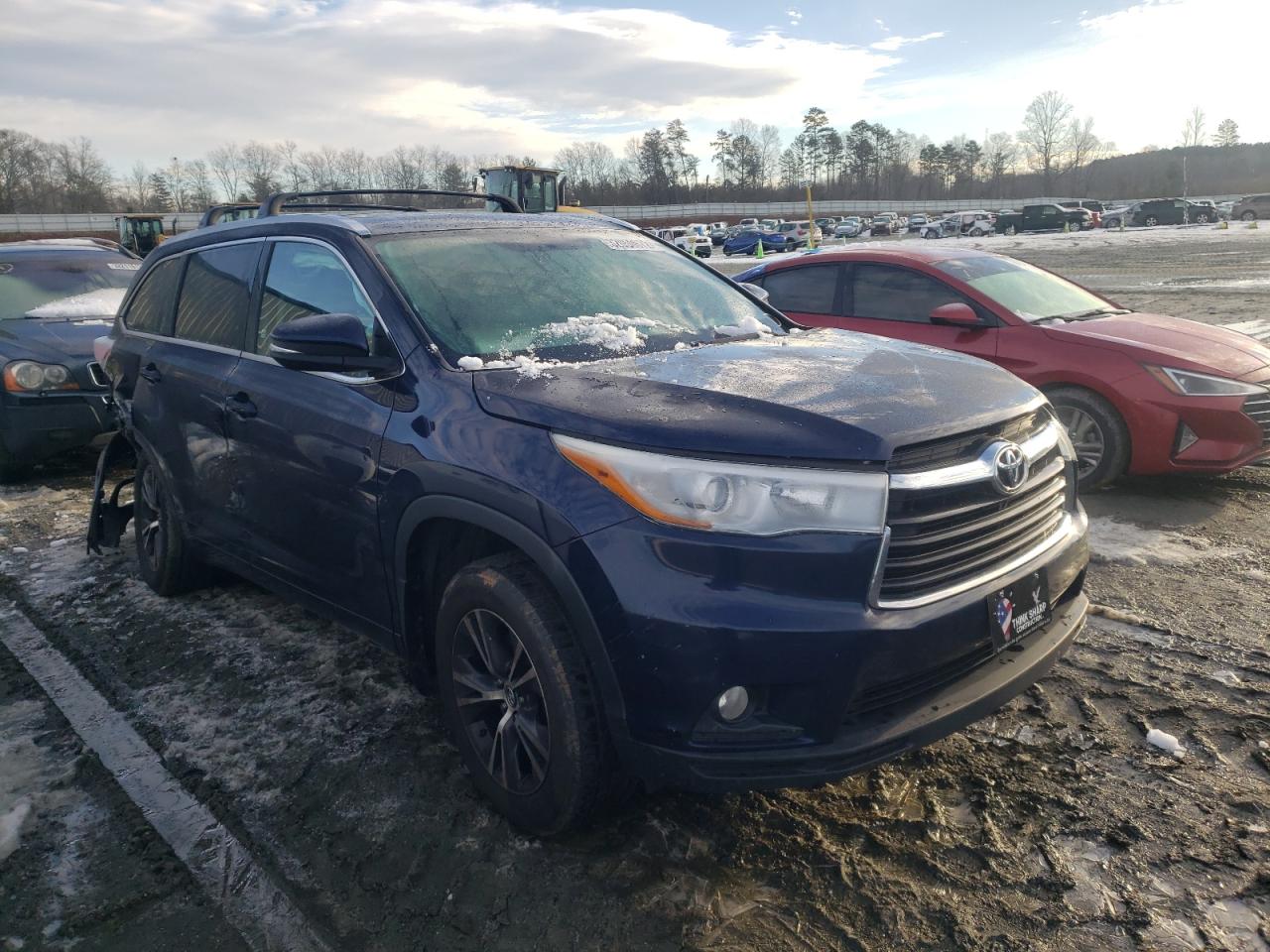 TOYOTA HIGHLANDER 2016 مع رقم تعريف المركبة 5TDJKRFH2GS277756 - صورة من المزاد