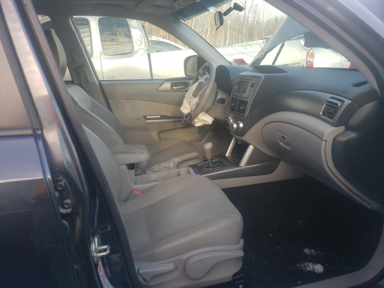 Photo 5 from auction – 2012 SUBARU FORESTER L with VIN JF2SHAEC2CH464103