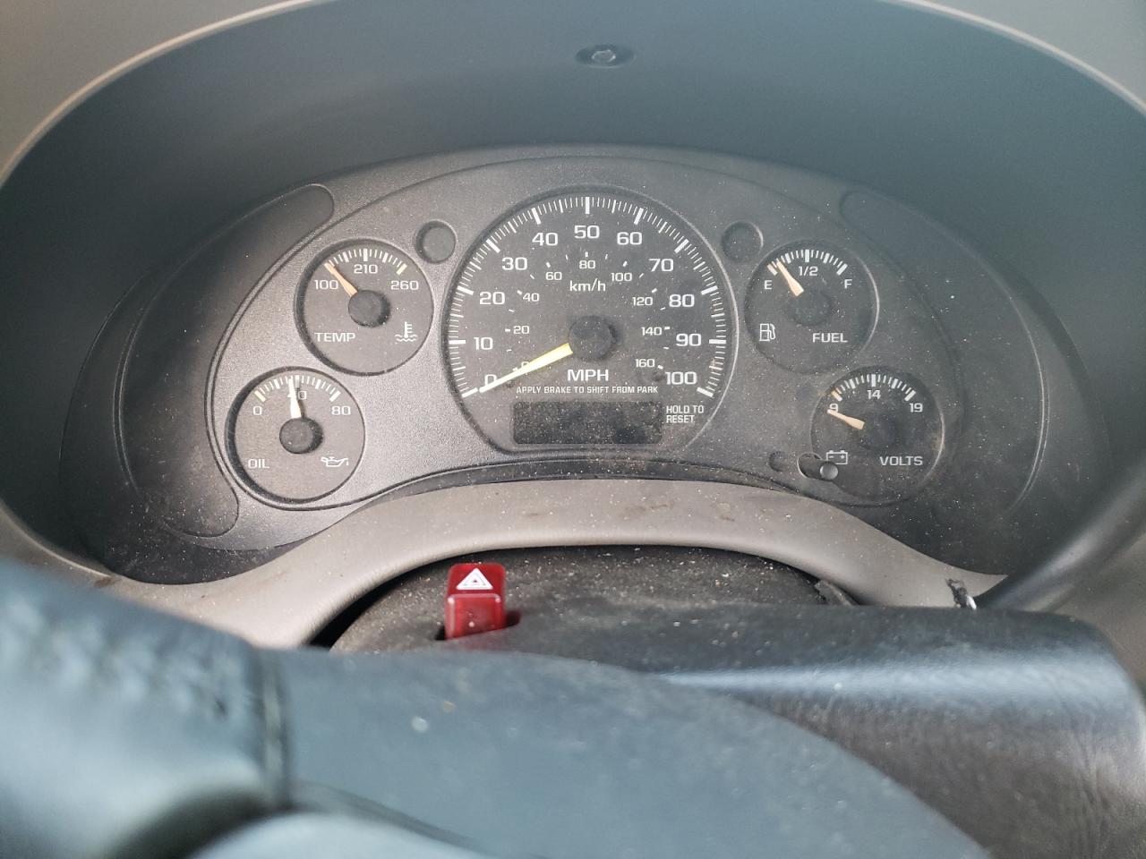 Photo 8 from auction – 2000 CHEVROLET BLAZER with VIN 1GNDT13W2Y2135972