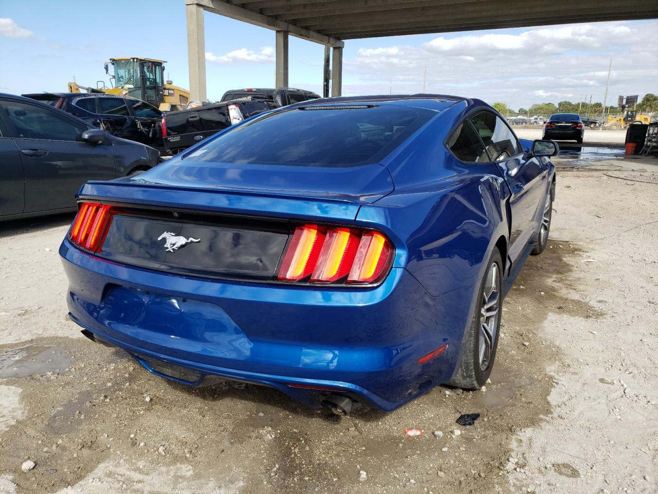 Photo 4 from auction – 2017 FORD MUSTANG with VIN 1FA6P8TH9H5356943