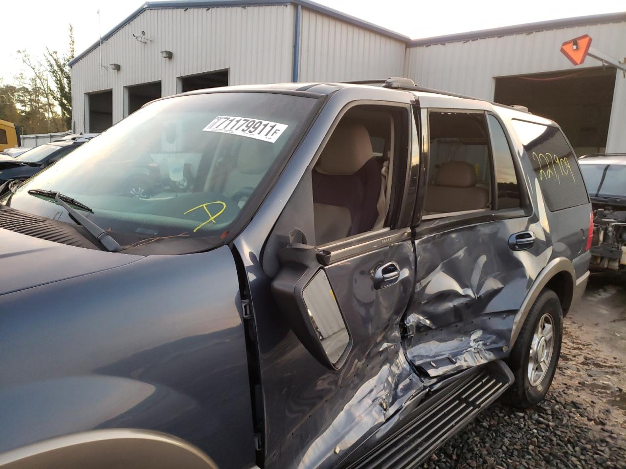 Photo 10 from auction – 2003 FORD EXPEDITION with VIN 1FMPU17L53LA92388