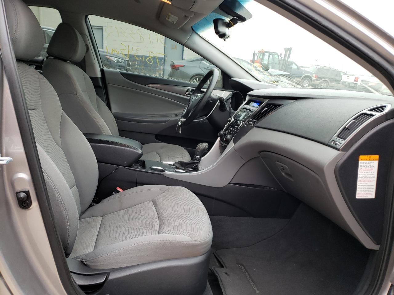 Photo 5 from auction – 2012 HYUNDAI SONATA HYB with VIN KMHEC4A46CA047307