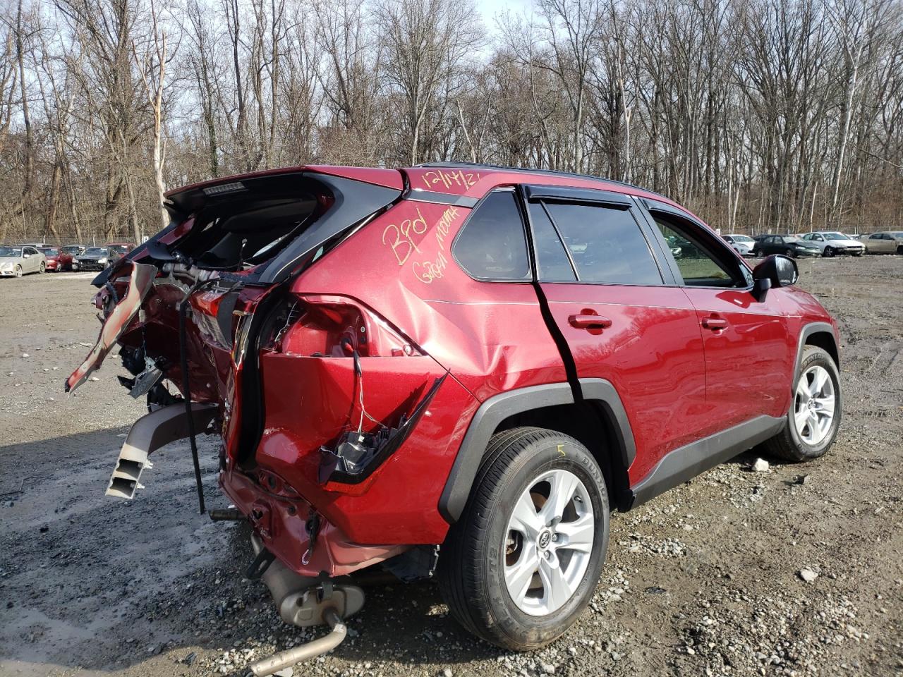 Photo 4 from auction – 2019 TOYOTA RAV4 XLE with VIN JTMP1RFV1KD037492