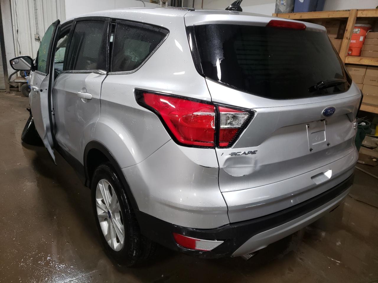 Photo 3 from auction – 2019 FORD ESCAPE SE with VIN 1FMCU9GD1KUB30066