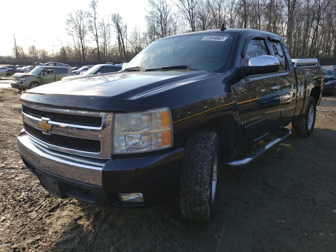 Photo 2 from auction – 2007 CHEVROLET SILVERADO with VIN 1GCEK19047Z527764