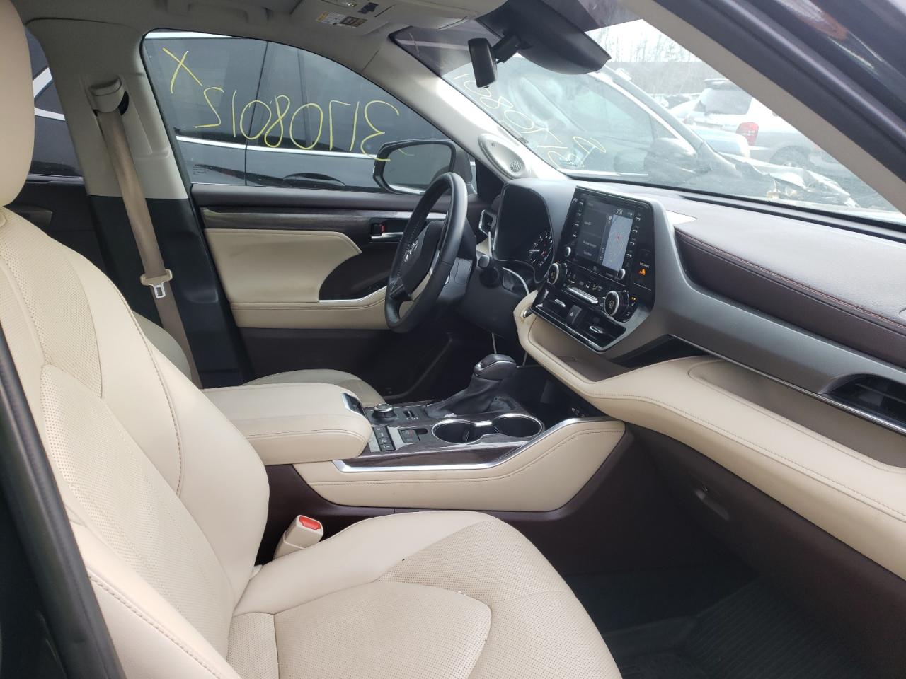 Photo 5 from auction – 2021 TOYOTA HIGHLANDER with VIN 5TDDZRBH5MS529302