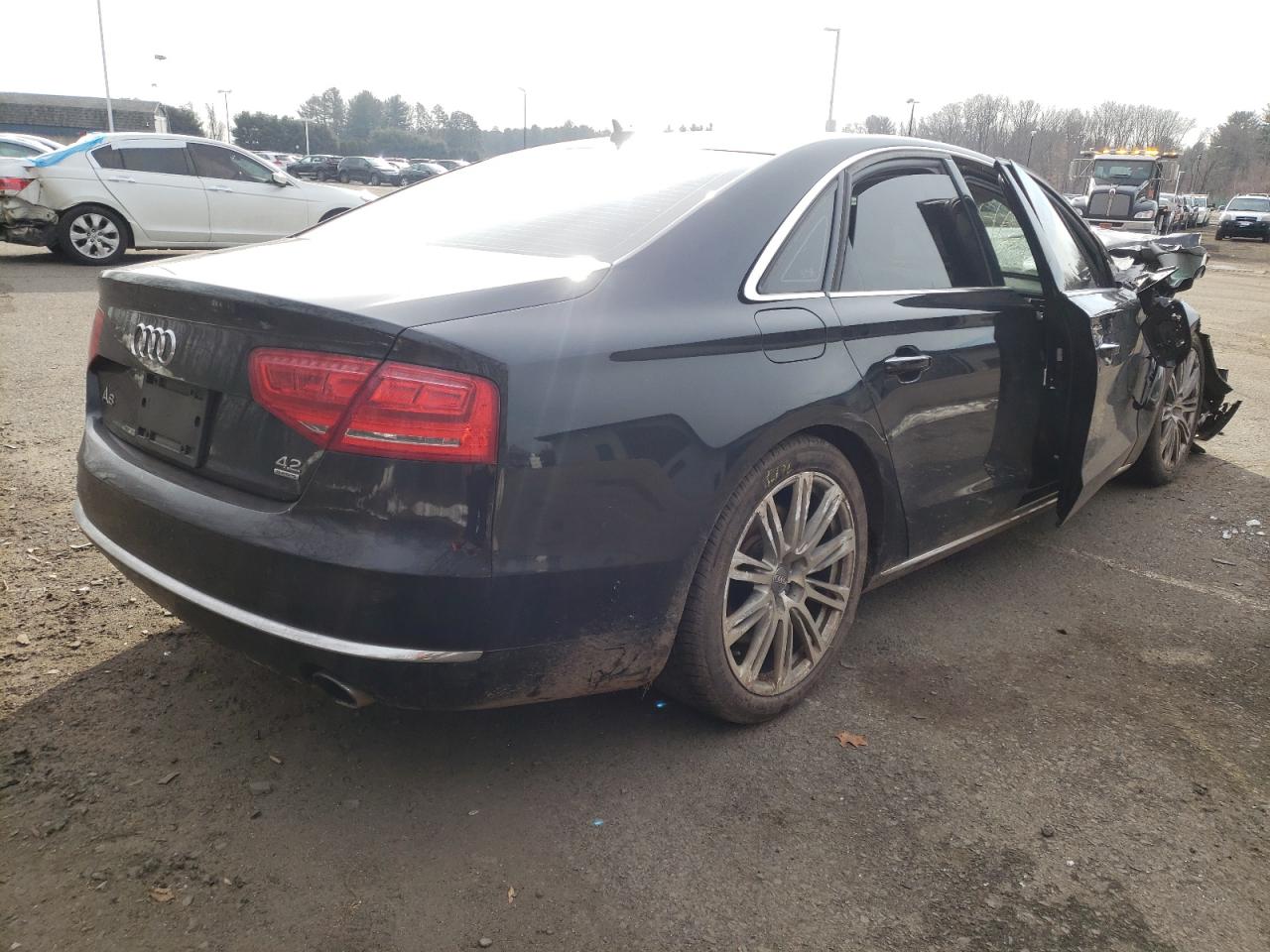 Photo 4 from auction – 2011 AUDI A8 QUATTRO with VIN WAUAVAFD7BN021033