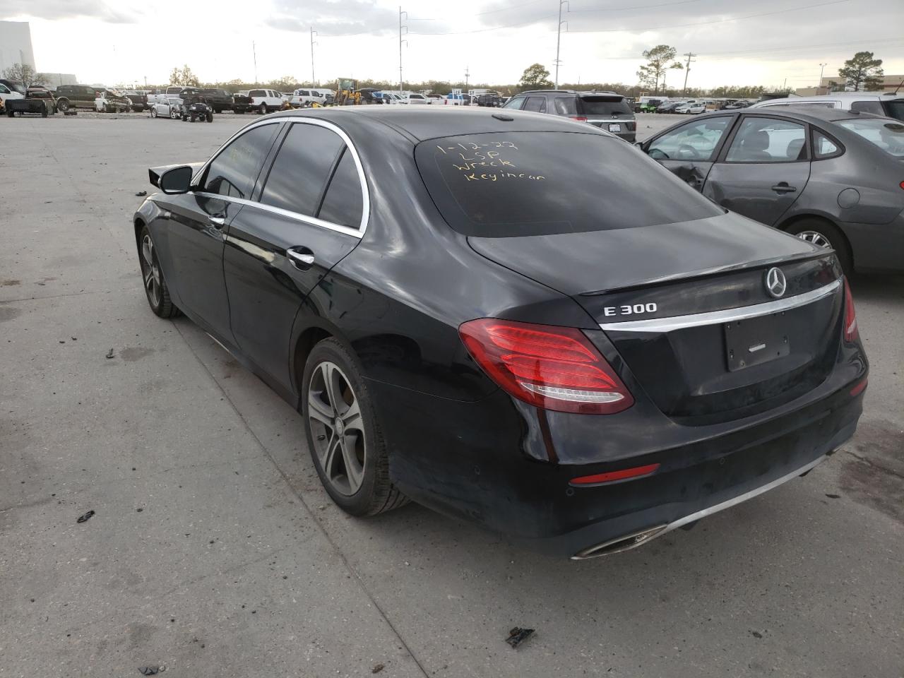 Photo 3 from auction – 2017 MERCEDES-BENZ E 300 with VIN WDDZF4JB1HA110659
