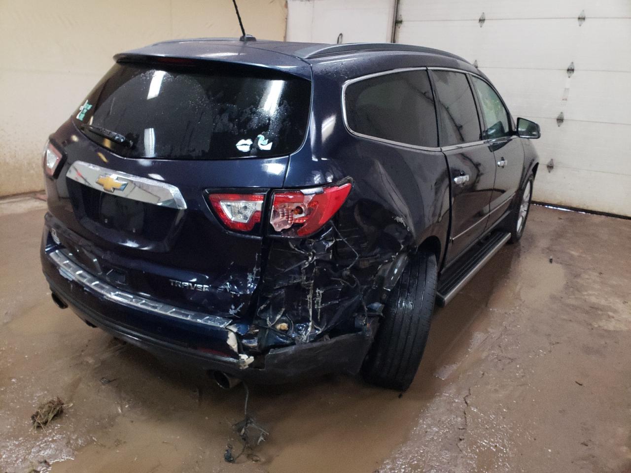 Photo 4 from auction – 2015 CHEVROLET TRAVERSE L with VIN 1GNKRJKD6FJ385580