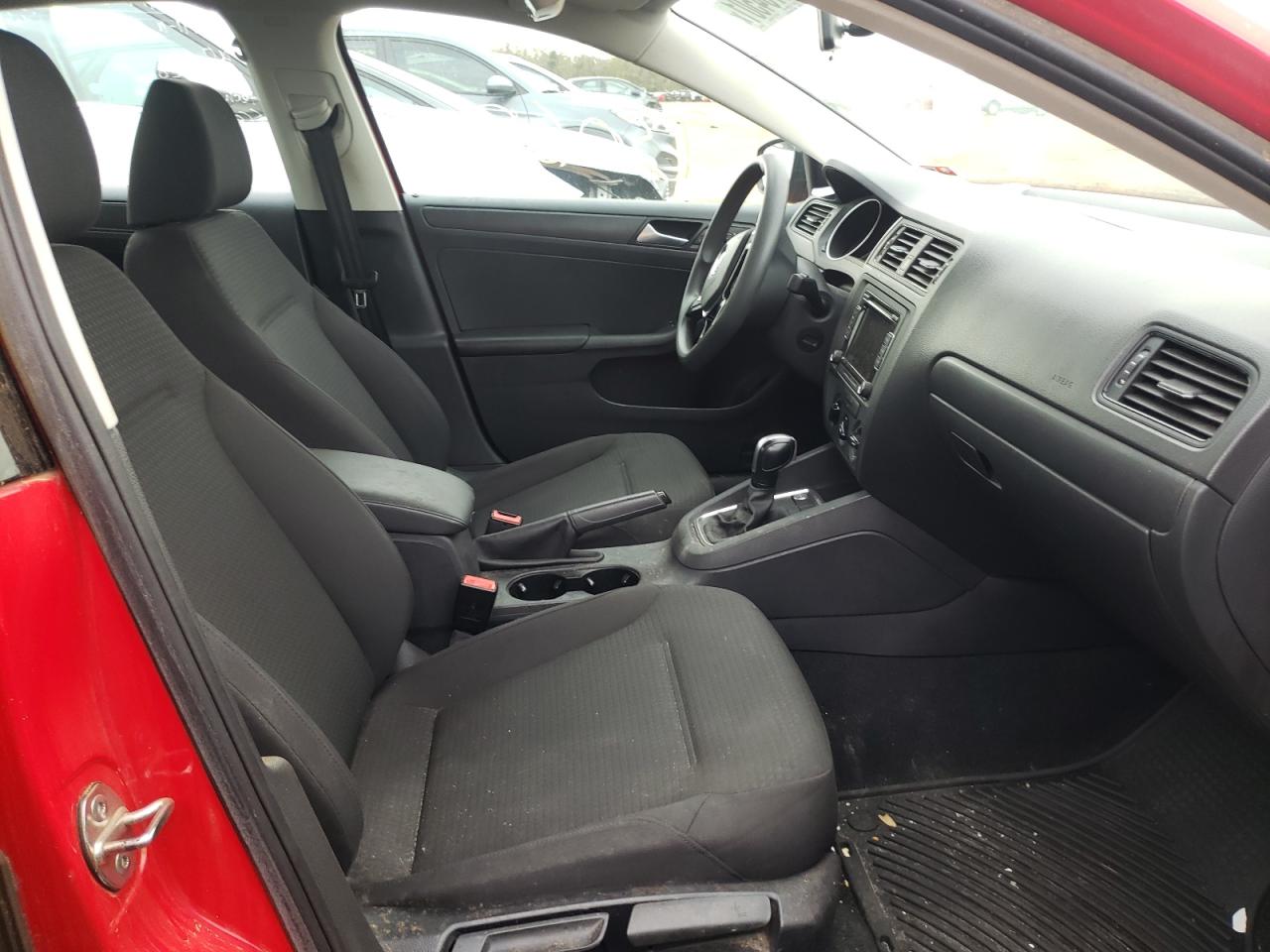 Photo 5 from auction – 2015 VOLKSWAGEN JETTA BASE with VIN 3VW2K7AJ0FM356812