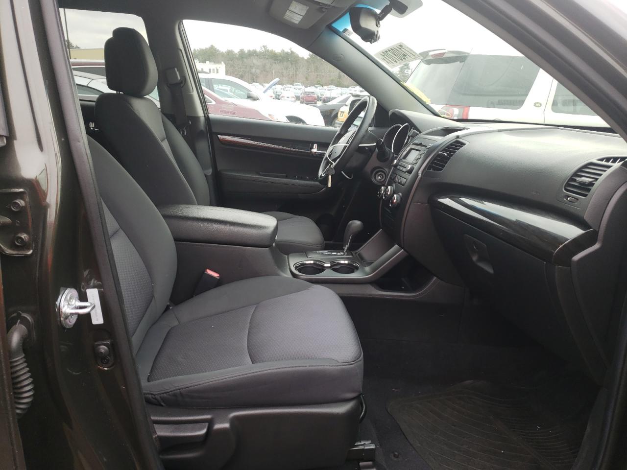 Photo 5 from auction – 2012 KIA SORENTO BA with VIN 5XYKT3A12CG260178