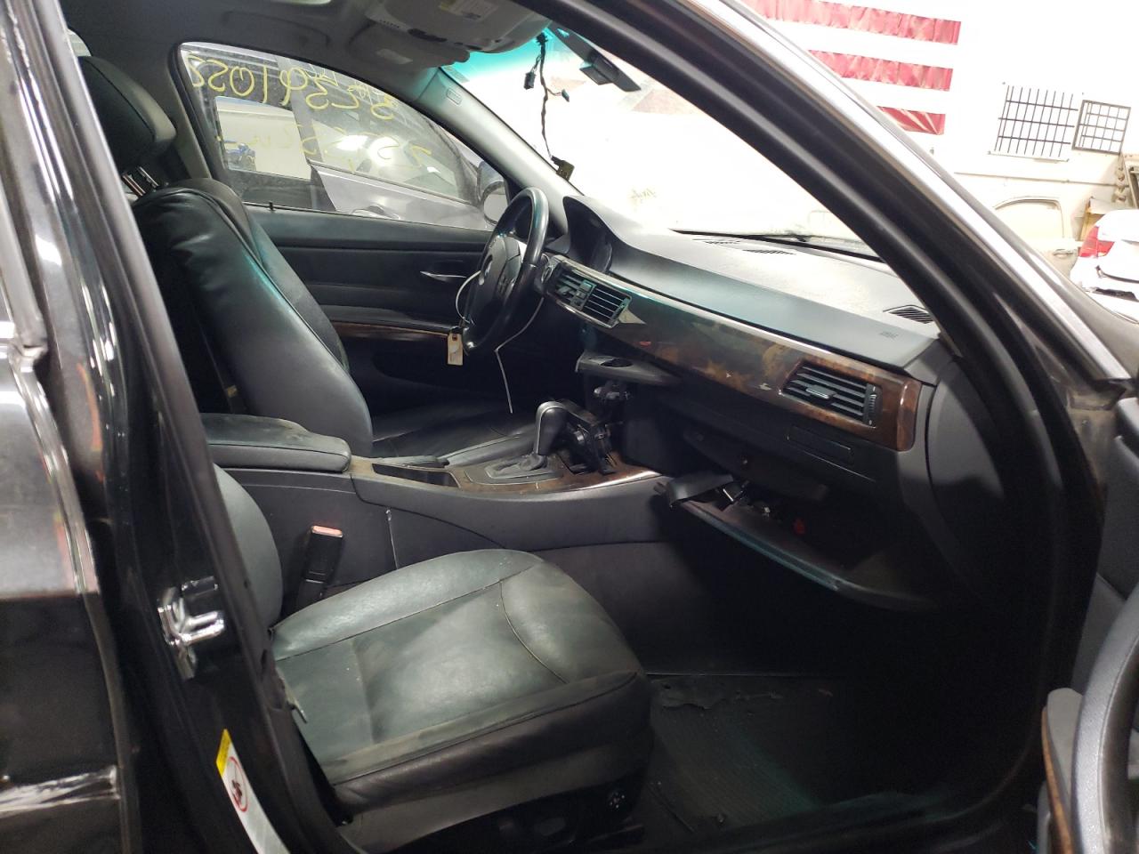 Photo 5 from auction – 2006 BMW 330 XI with VIN WBAVD33566KV68251