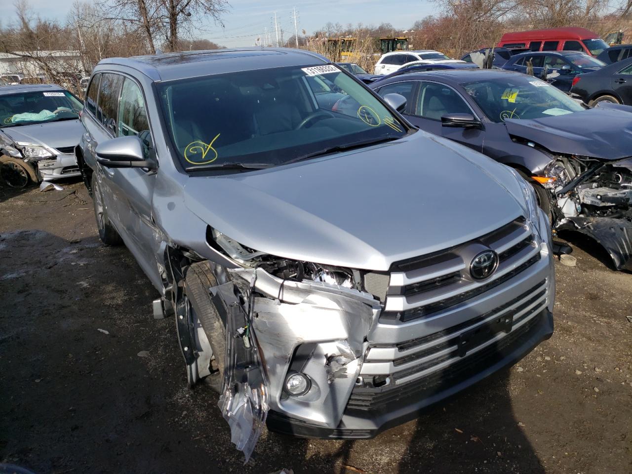 Photo 9 from auction – 2018 TOYOTA HIGHLANDER with VIN 5TDKZRFH0JS537577
