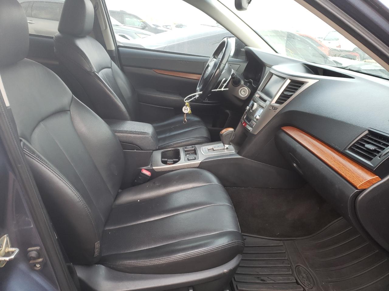 Photo 5 from auction – 2013 SUBARU OUTBACK 2. with VIN 4S4BRCPC9D3230555