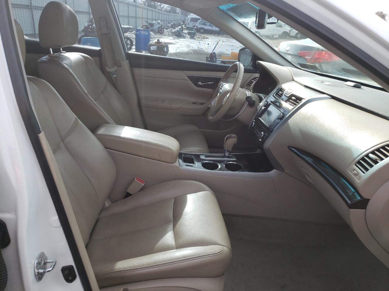 Foto 5 de la subasta – 2014 NISSAN ALTIMA 2.5 con VIN 1N4AL3AP1EC120944