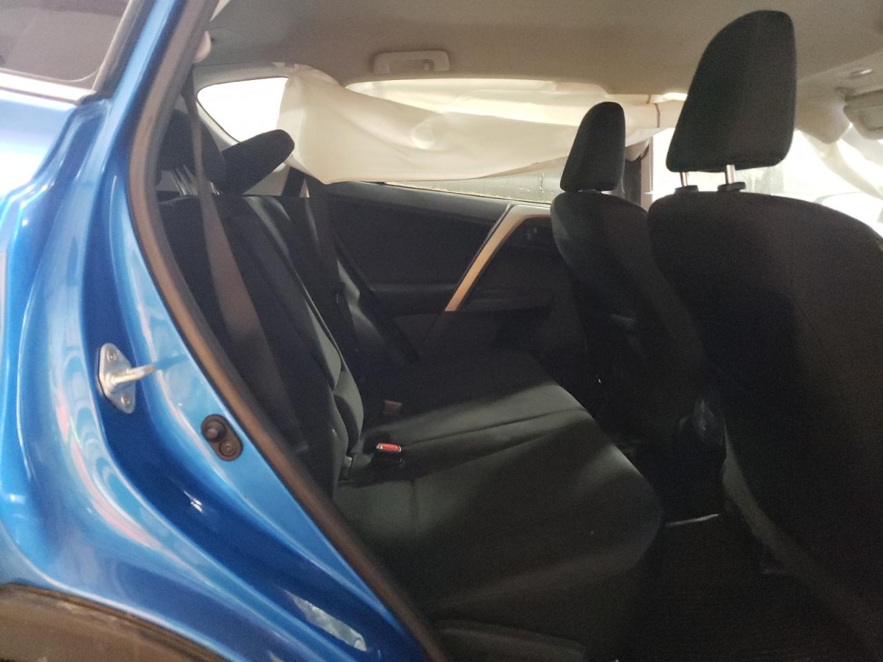 Photo 6 from auction – 2017 TOYOTA RAV4 LE with VIN 2T3BFREV8HW567449