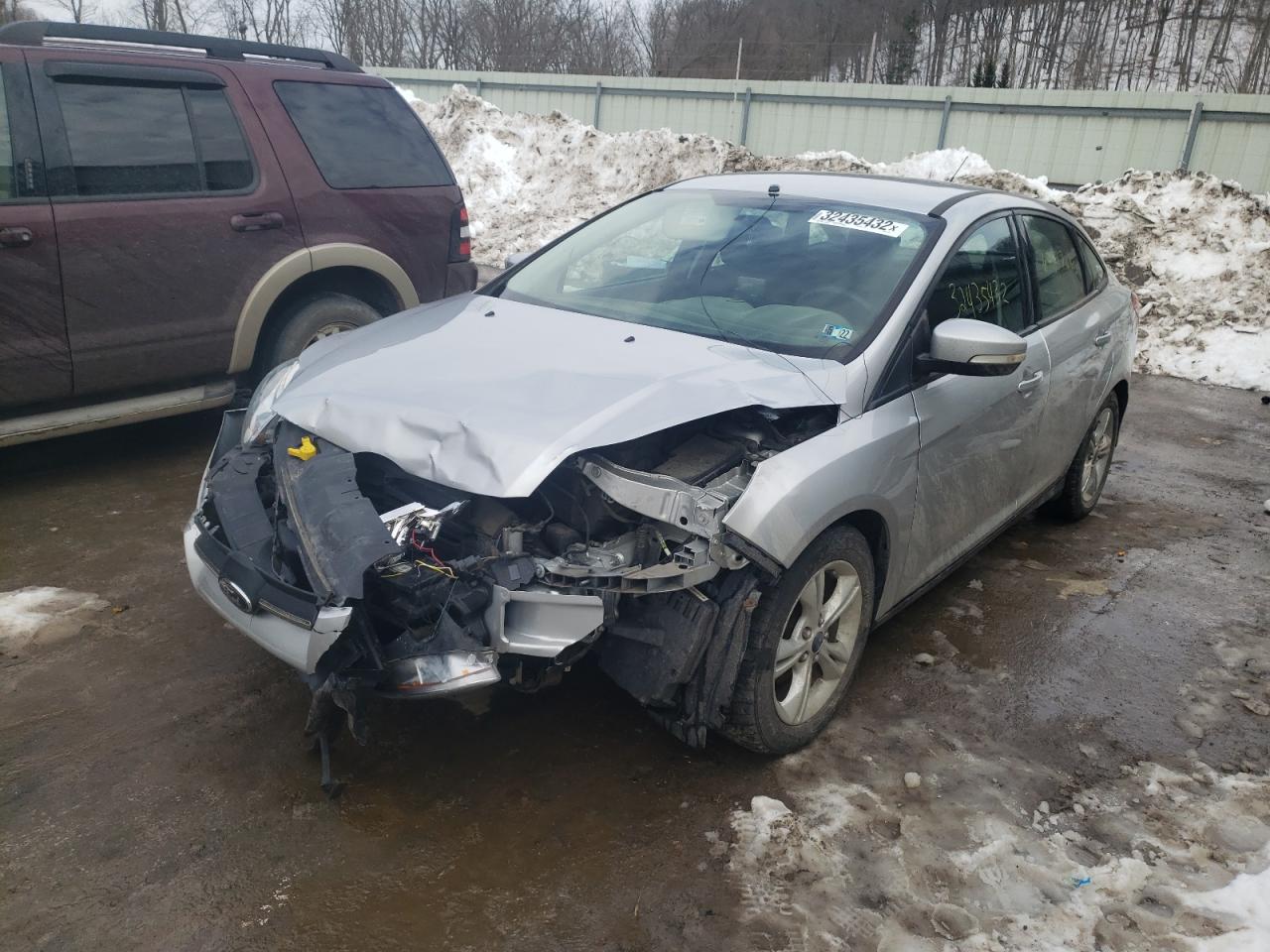 Photo 2 from auction – 2014 FORD FOCUS SE with VIN 1FADP3F28EL411570