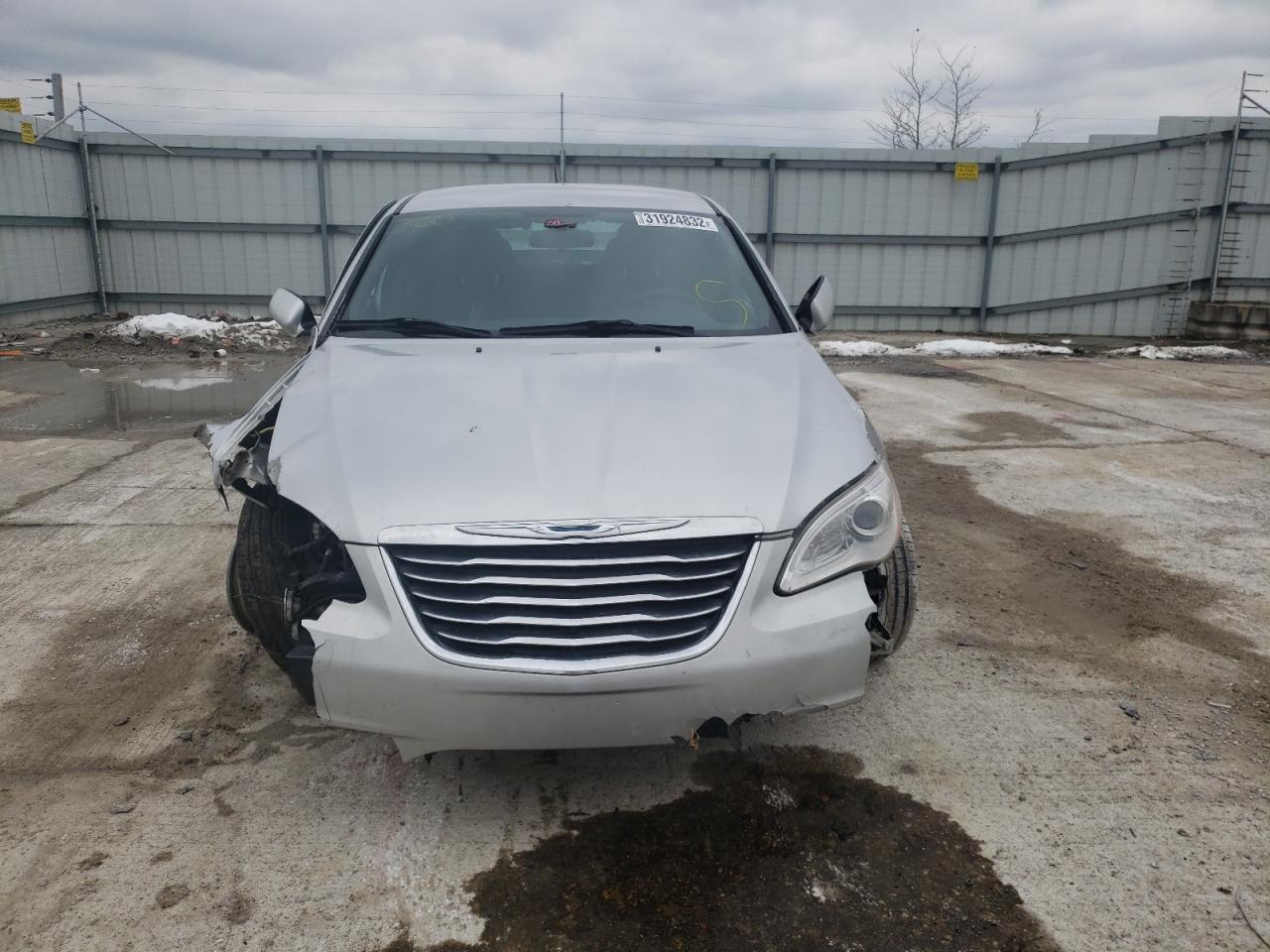 Photo 9 from auction – 2012 CHRYSLER 200 LX with VIN 1C3CCBAB3CN330646