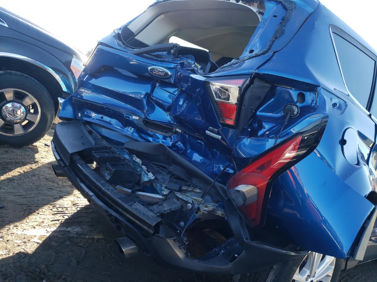 Photo 9 from auction – 2017 FORD ESCAPE SE with VIN 1FMCU0GD5HUC84638