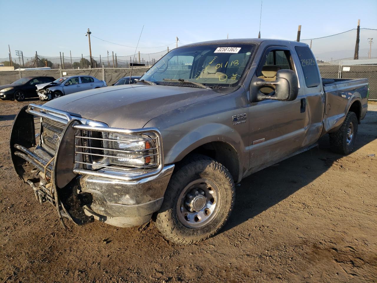 Photo 2 from auction – 2002 FORD F250 SUPER with VIN 1FTNX20F82EA25221