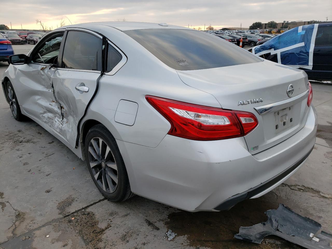 Photo 3 from auction – 2017 NISSAN ALTIMA 2.5 with VIN 1N4AL3AP0HC120261