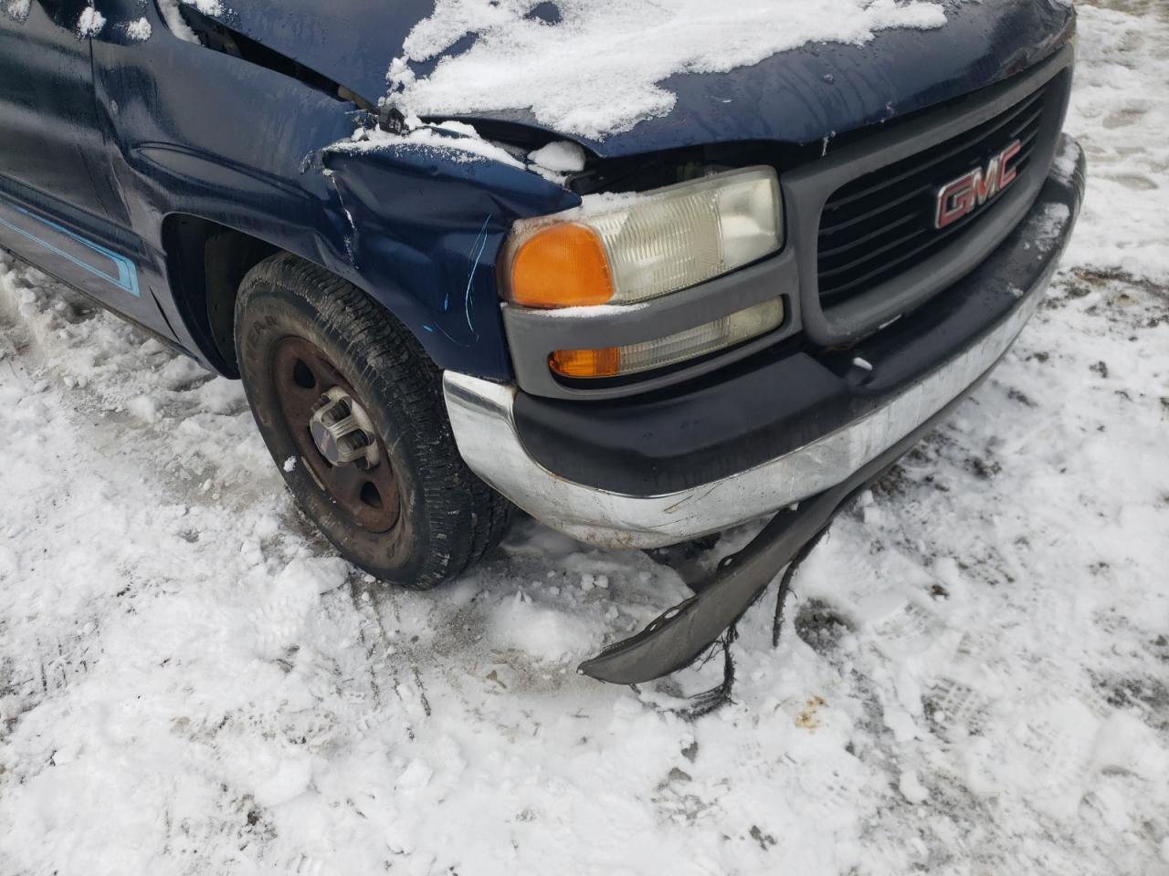 Photo 9 from auction – 2002 GMC SIERRA C15 with VIN 1GTEC14W22Z178279