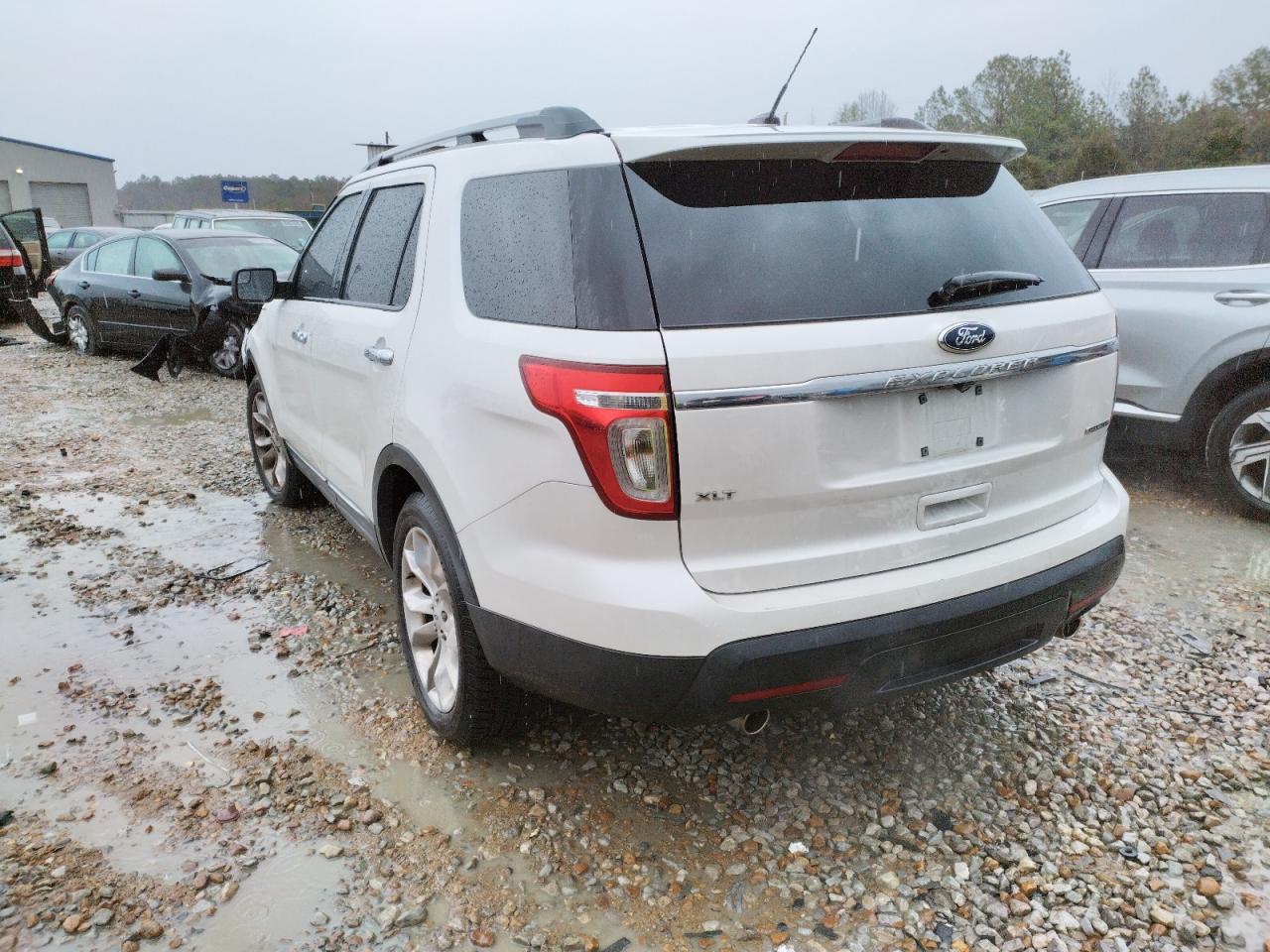 Photo 3 from auction – 2013 FORD EXPLORER X with VIN 1FM5K7D8XDGB82940