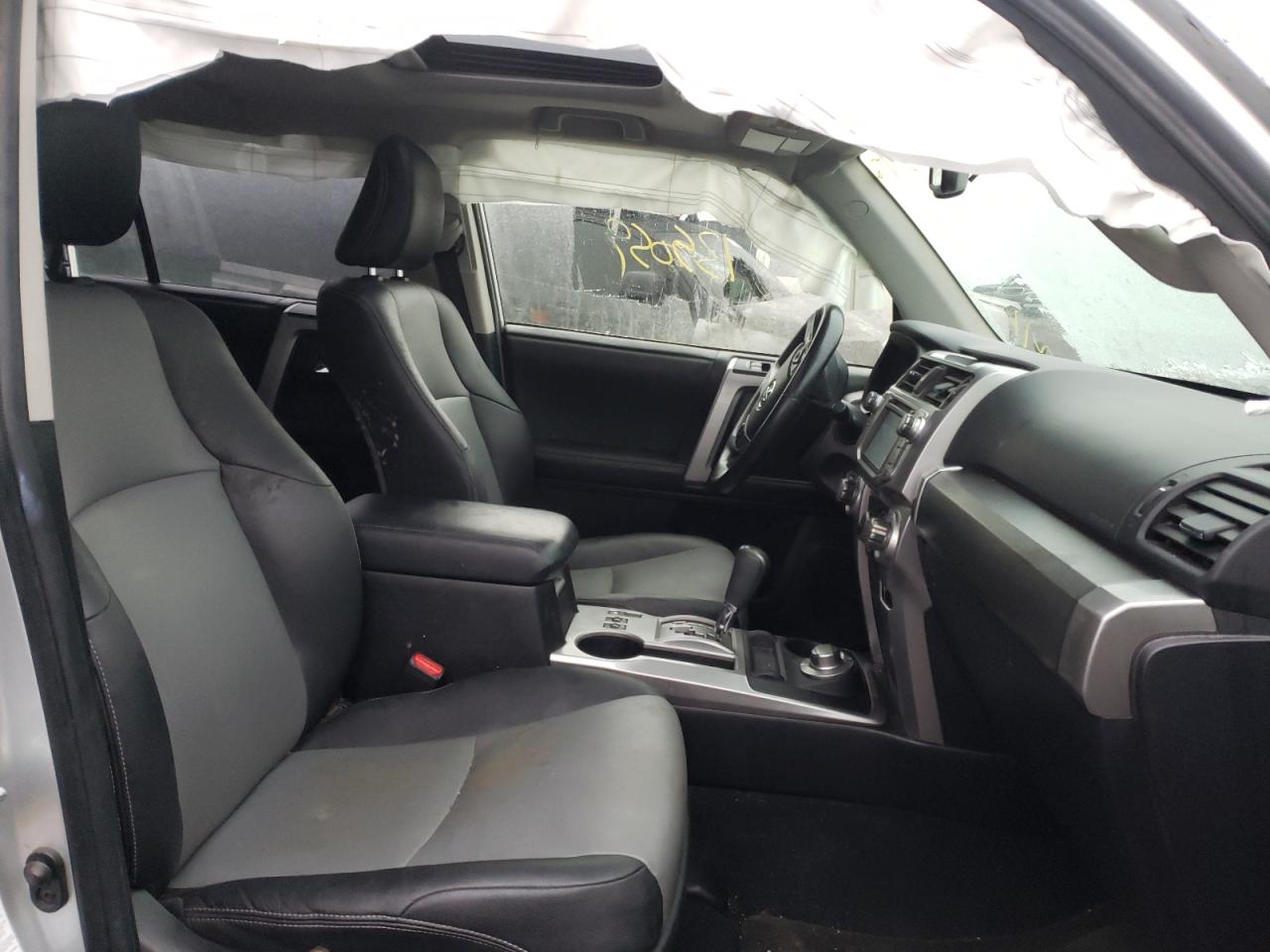 Photo 5 from auction – 2015 TOYOTA 4RUNNER SR with VIN JTEBU5JR9F5207971