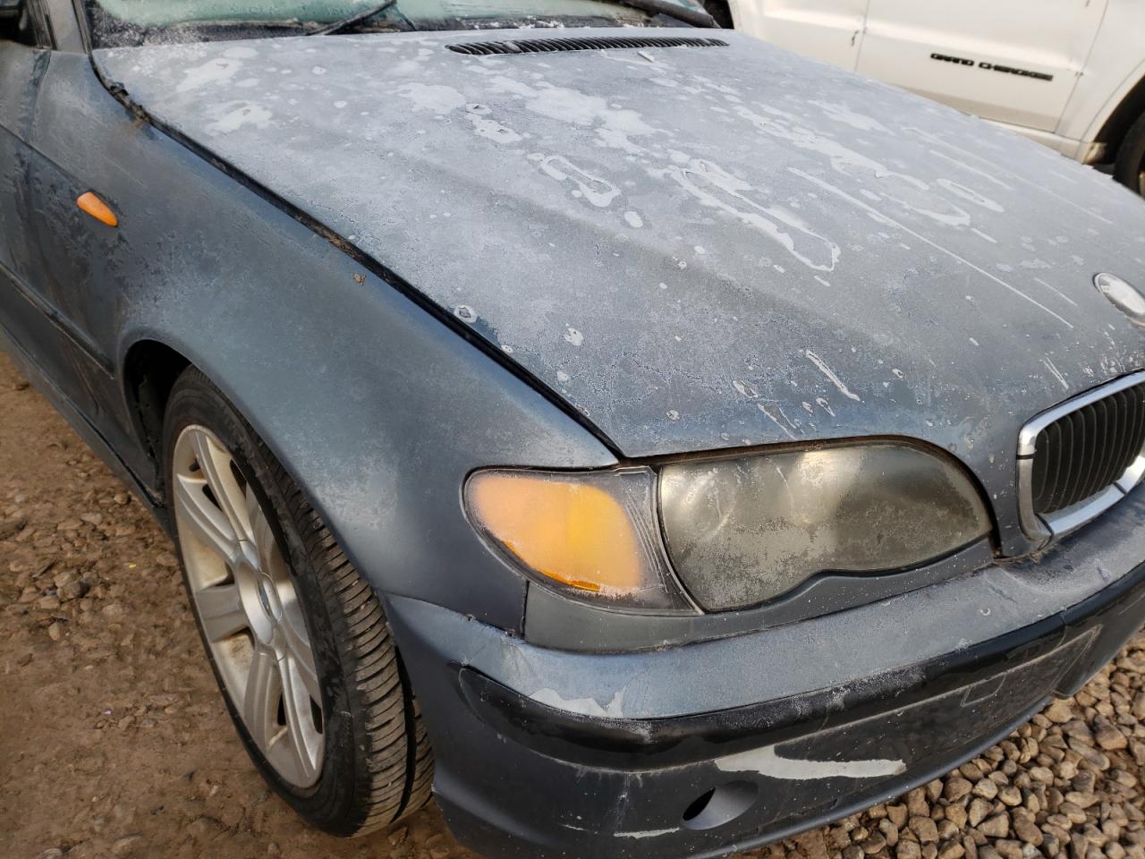 Photo 9 from auction – 2003 BMW 325 I with VIN WBAEV33413KL84657