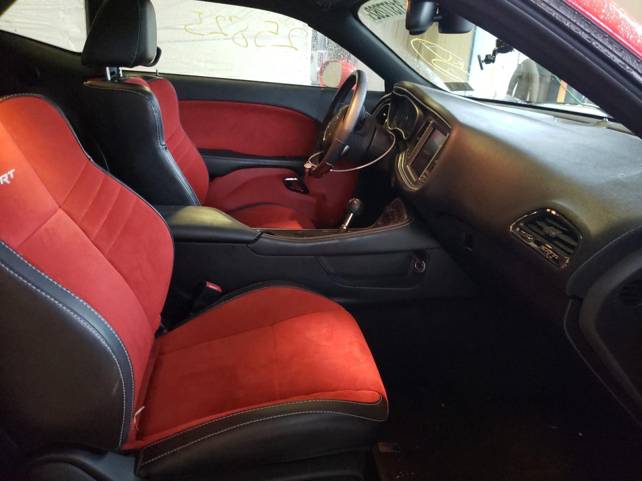 Photo 5 from auction – 2015 DODGE CHALLENGER with VIN 2C3CDZC92FH854660