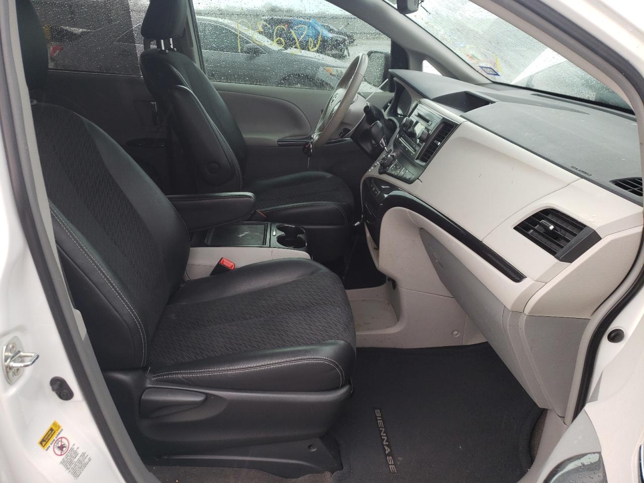 Photo 5 from auction – 2014 TOYOTA SIENNA SPO with VIN 5TDXK3DC2ES511454